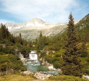 V pozadí Caré Alto, vpravo Cima Cop di Breguzzo