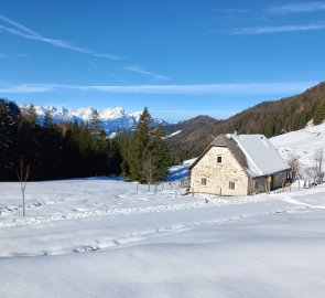 Dörflmoaralm a Totes Gebirge v dálce