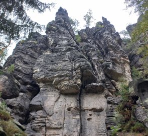 Skály u Schwedenhöhle