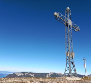 Leonsberg-Zimnitz 1 745 m above sea level summit cross