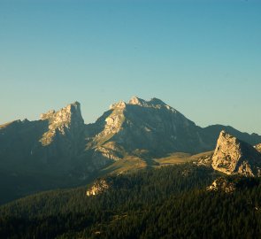 Pohled na masiv hory Monte Cernera v Dolomitech