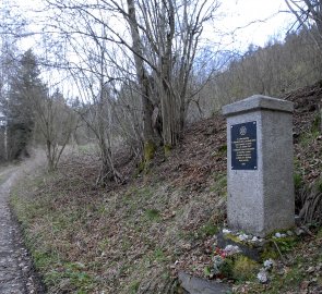 Památník za mrtvé, kteří v Rejštejně zahynuli v 2. sv. válce během pochodu smrti