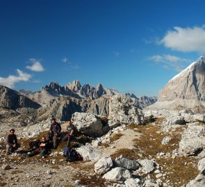 Rest after descending from the ferrata to the saddle, Tofana di Rozes in the background