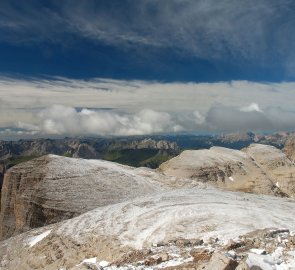 Journey along the edge of the Sella Plateau