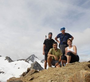 Vrchol hory Saykogel 3 355 m n. m.  v Ötztálských Alpách