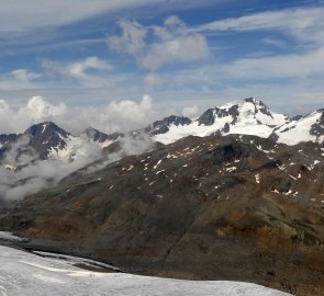 Pohled z hory Saykogel na Weiskugel, třetí nejvyšší horu Rakouska