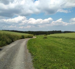 Cesta ze Skleného k Těšíkovu mlýnu