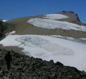 V dálce je již vidět vrchol nejvyšší hory Norska Galdhopiggen