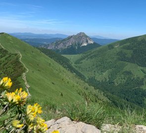 Pohled na hory Stoh, Velký Kriváň a Steny