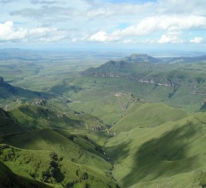 Pohled na Dračí hory (Drakensberg) v Jihoafrické republice