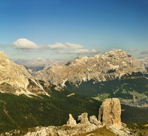 Cortina d'Ampezzo Valley, Tofana de Rozes on the left, Monte Cristalo in the middle, Sorapis on the right