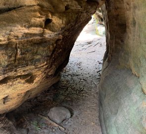 Narrow passages in Toulovce Maštaly