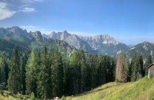 Trek to the Cima del Cacciatore from Monte Lussari